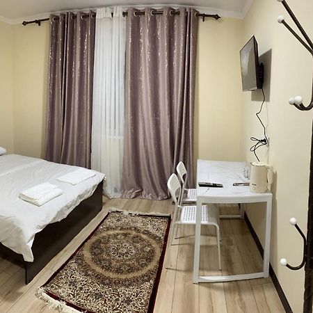 Adi Hotel Bișkek Exterior foto